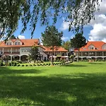 Hotel Saint-hubert 3*